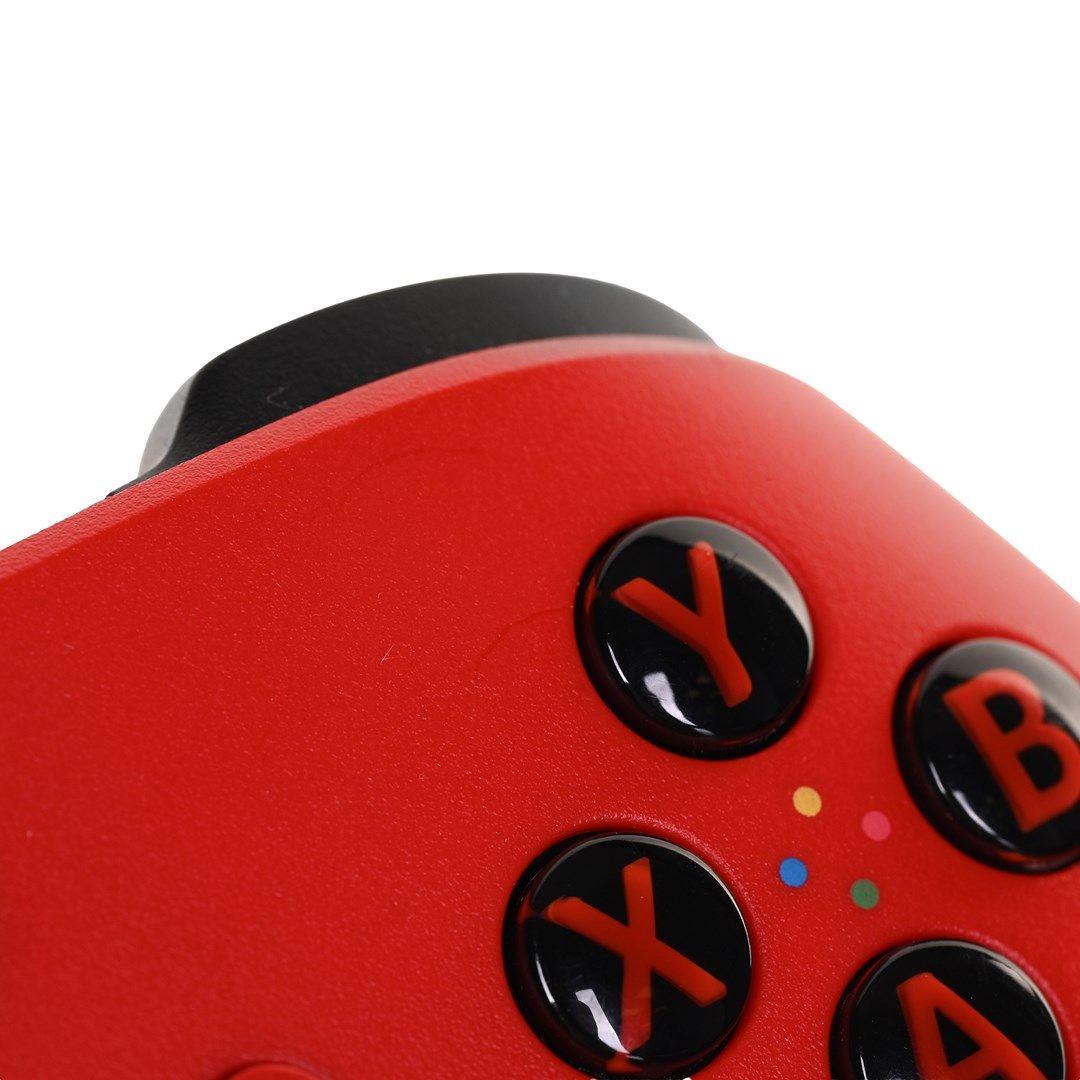 Microsoft Xbox Series Kontroler - Pulsujący czerwon (WYPRZEDAŻ) — zdjęcie 7