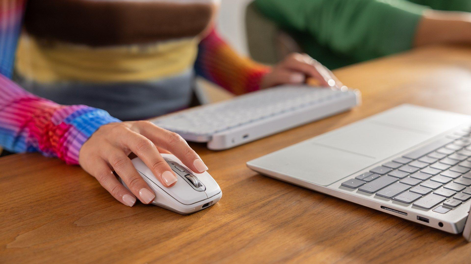 Mysz Logitech MX Anywhere 3S Pale Grey — zdjęcie 9