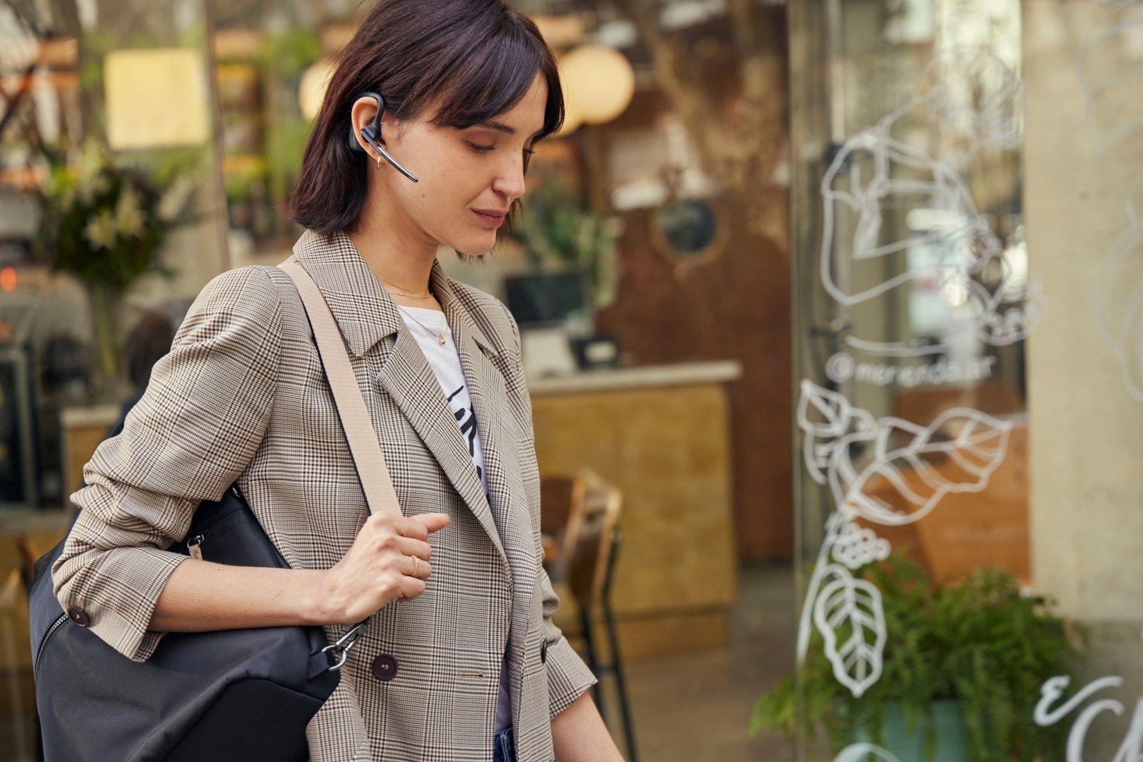 Słuchawki Poly Voyager Legend 50-M Headset UC EMEA - INTL English Localization Euro plug Retail Packaging — zdjęcie 6