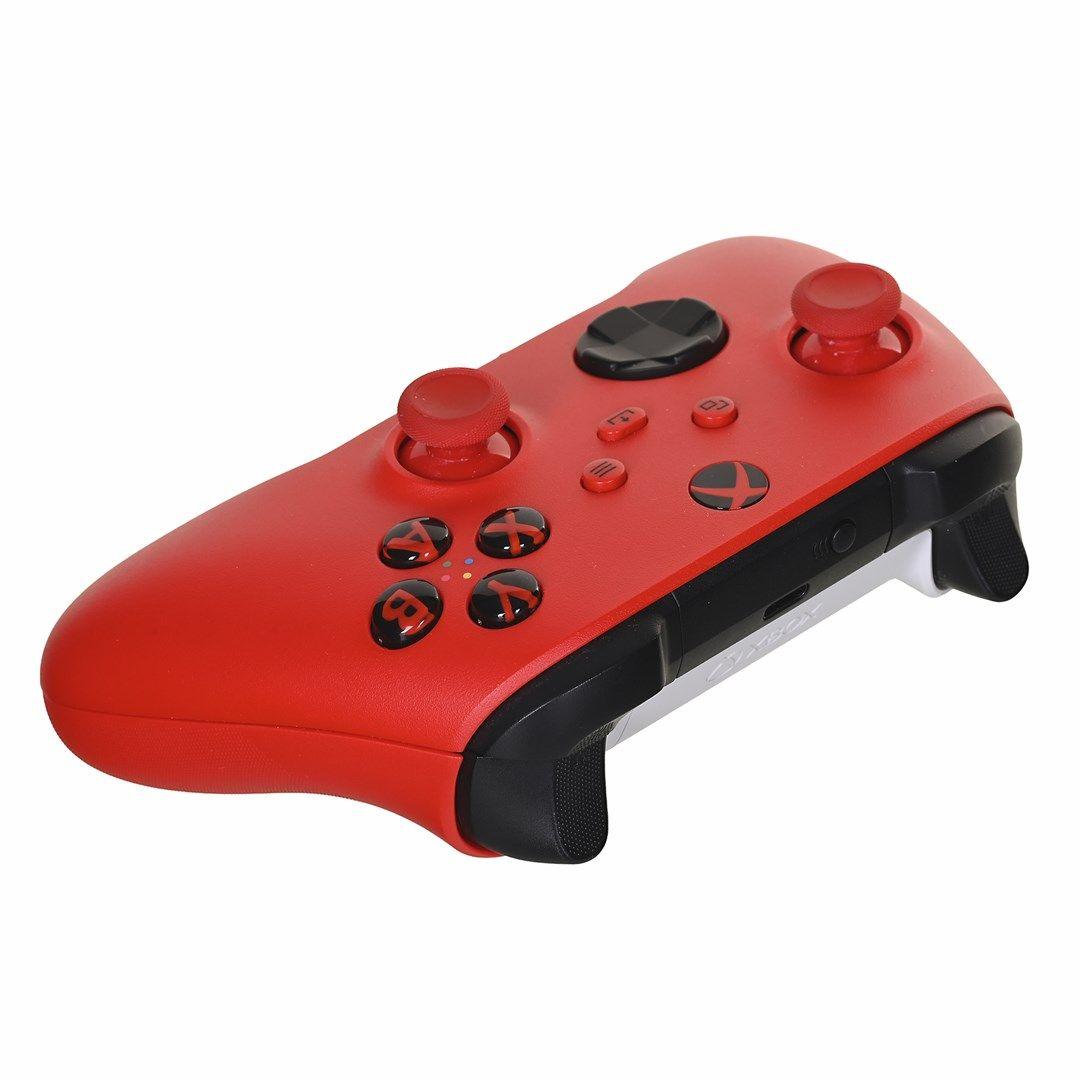 Microsoft Xbox Series Kontroler - Pulsujący czerwon (WYPRZEDAŻ) — zdjęcie 4