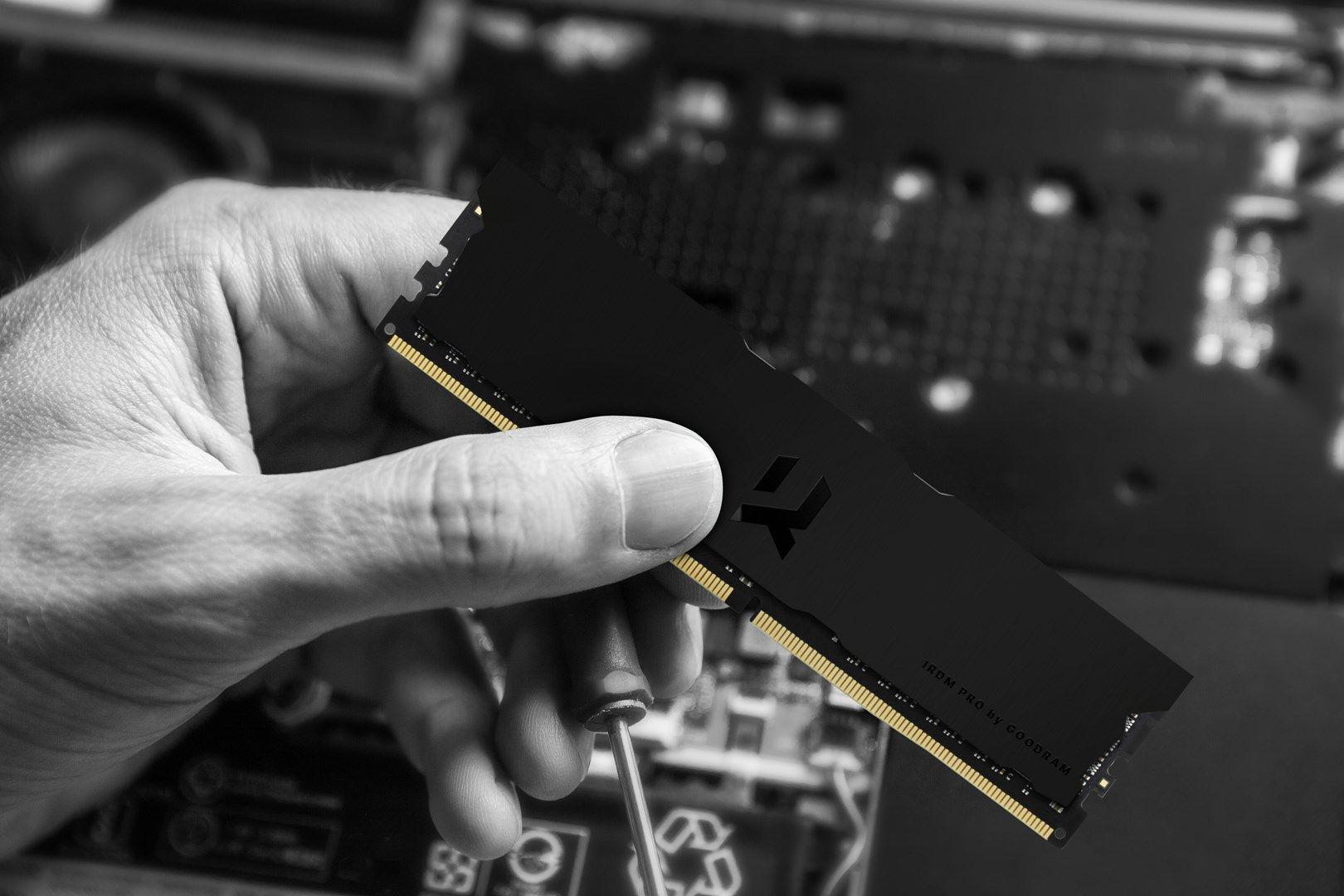 GOODRAM DDR4 IRP-K3600D4V64L18/32GDC 32GB Dual Channel 3600MHz 18-22-22 Deep Black — zdjęcie 7