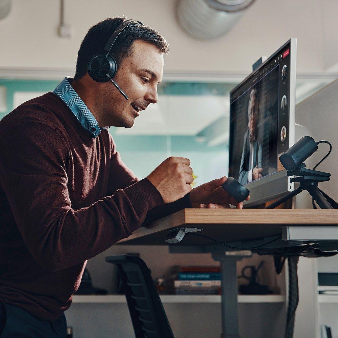 Słuchawki Poly Voyager Focus 2-M USB-C-C Headset USB-C/A Adapter Charging Stand No localization Retail Packaging — zdjęcie 8