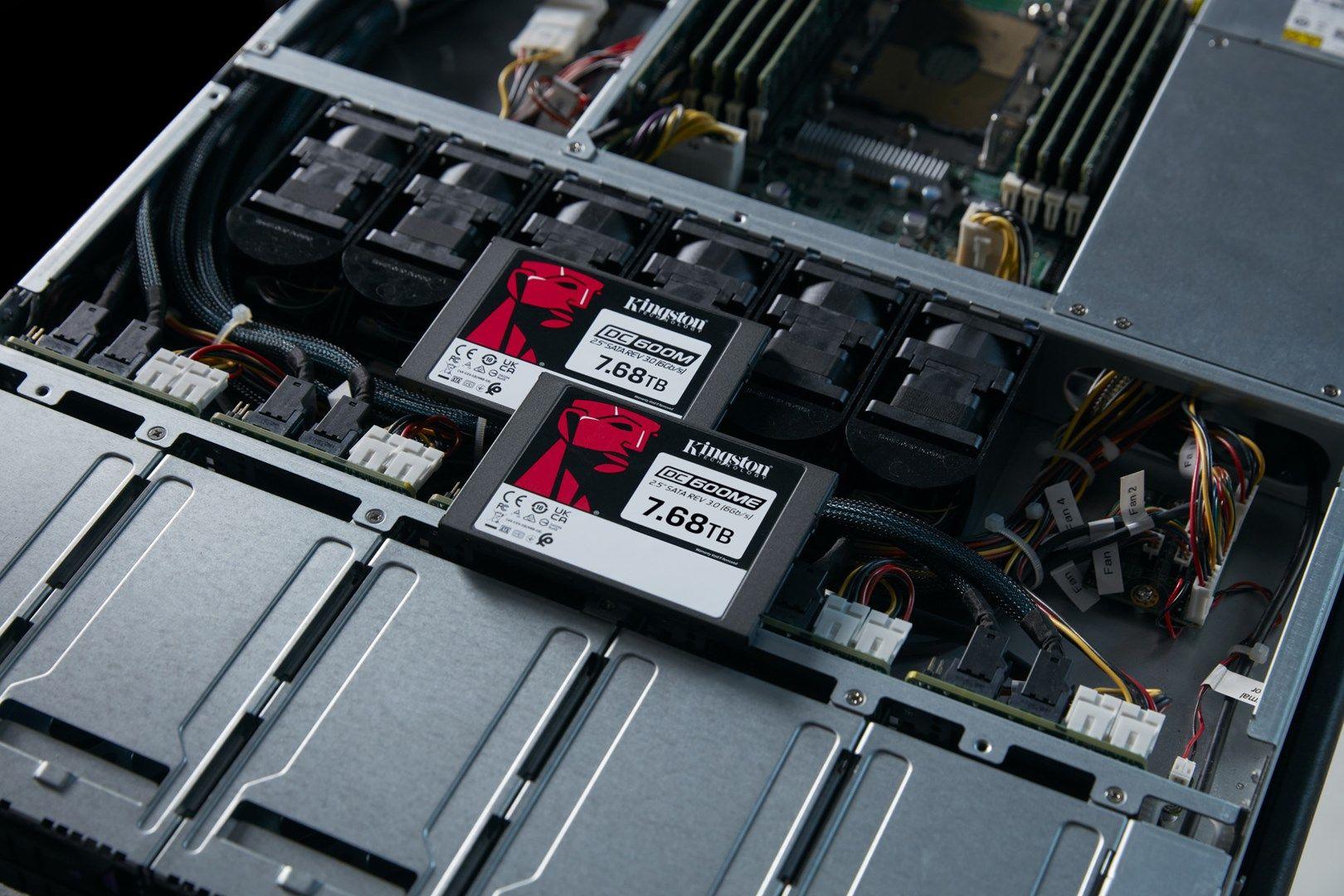 Dysk SSD Kingston DC600ME 7.68TB SATA 2.5" SEDC600ME/7680G (DWPD 1) TCG — zdjęcie 4
