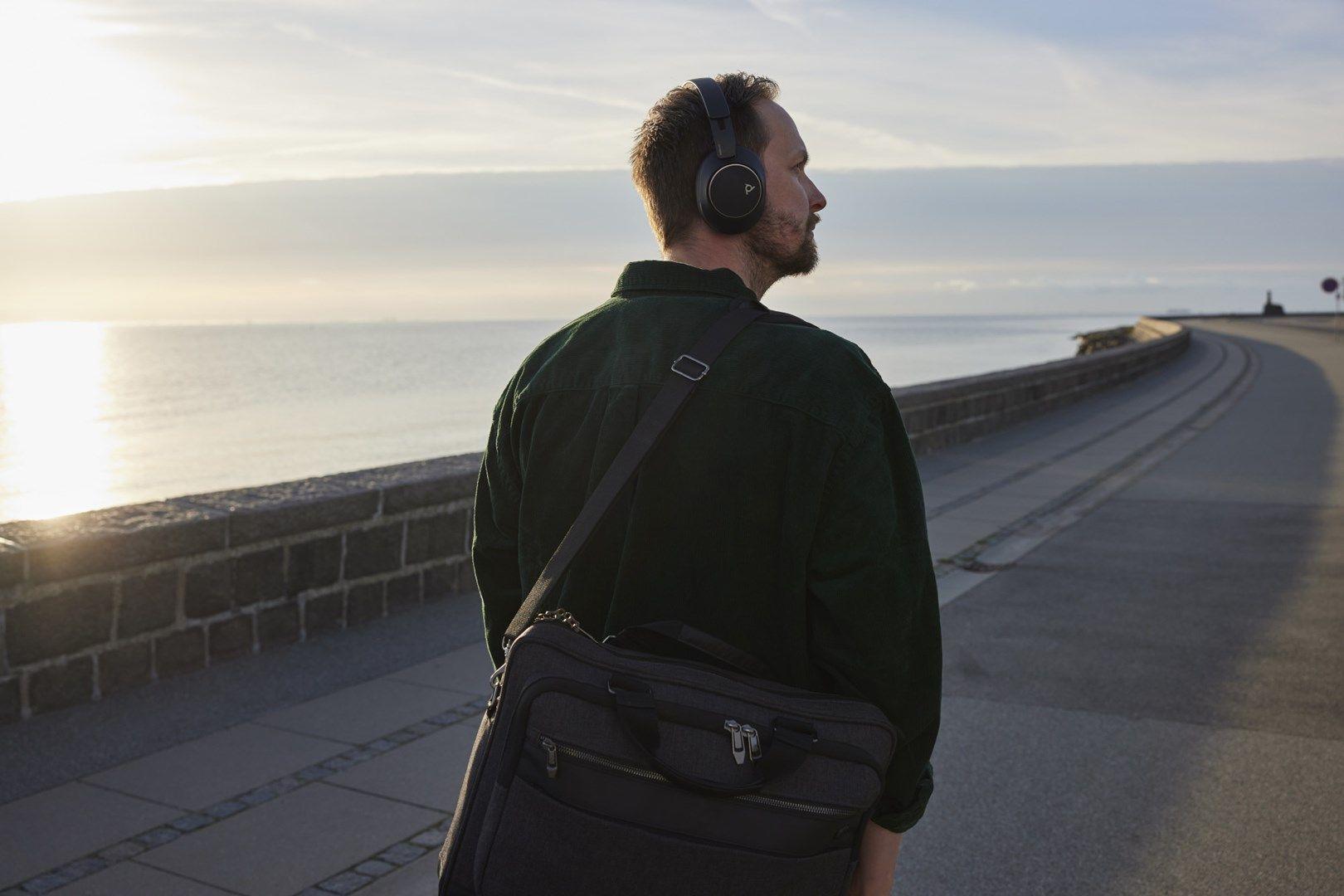Słuchawki Poly Voyager Surround 80 UC Microsoft Teams Certified USB-C Headset +USB-C/A Adapter Retail Packaging — zdjęcie 2