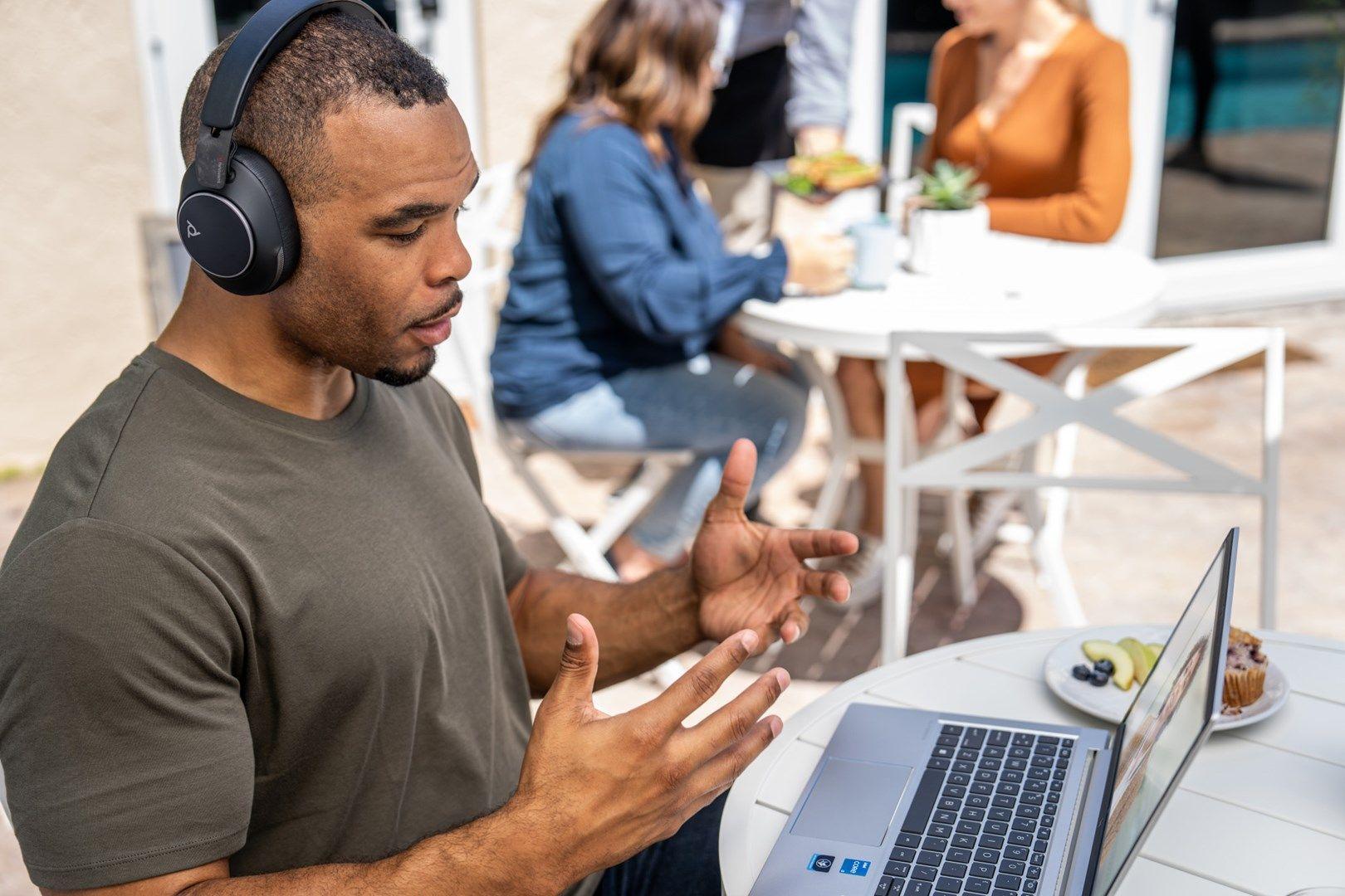 Słuchawki Poly Voyager Surround 80 UC Microsoft Teams Certified USB-C Headset +USB-C/A Adapter Retail Packaging — zdjęcie 3