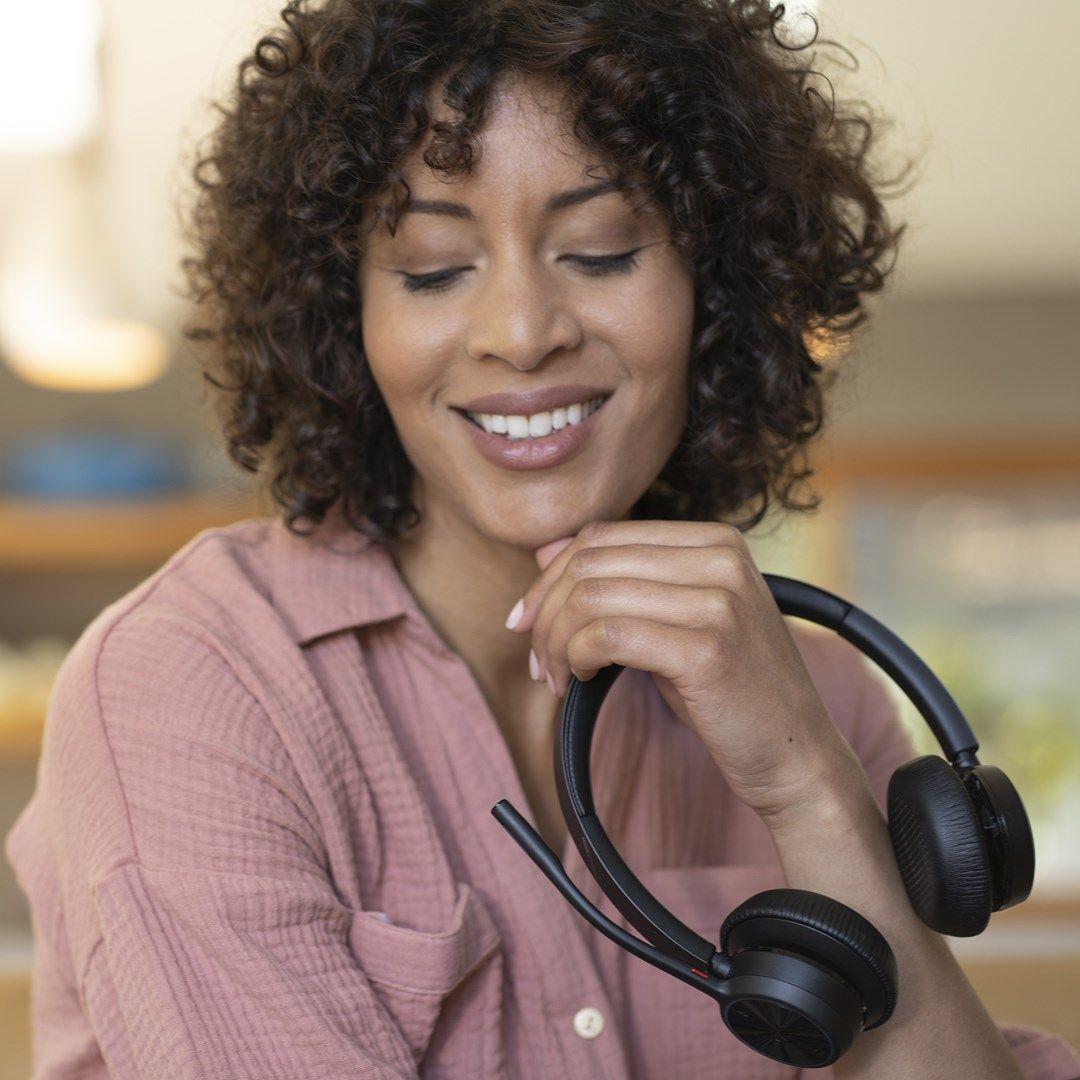 Słuchawki Poly Voyager 4320 USB-C Headset +BT700 dongle + podstawka ładująca 77Z31AA — zdjęcie 5